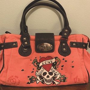 Ej?s Bag with skull design 💀❤️